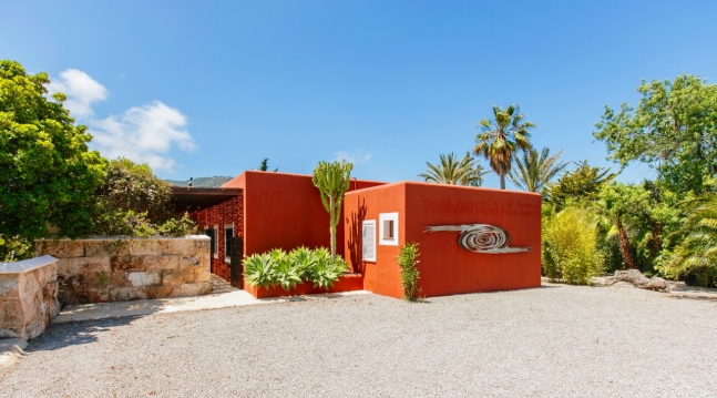 Contemporary villa orange for rent!