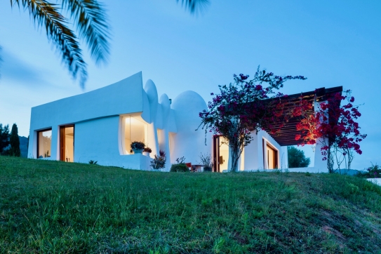 Contemporary villa Adi for rent