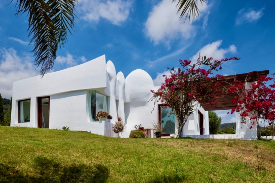Contemporary villa Adi for rent